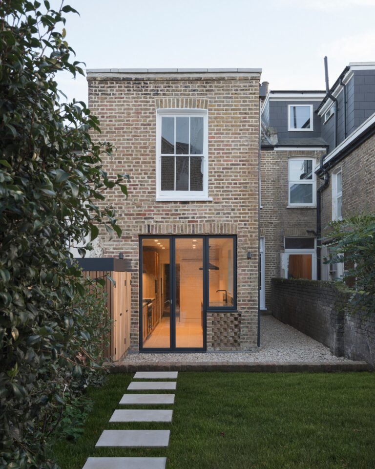 Sebert Road by Patrick Crowe Architects photo by Pierce Scourfield (1)